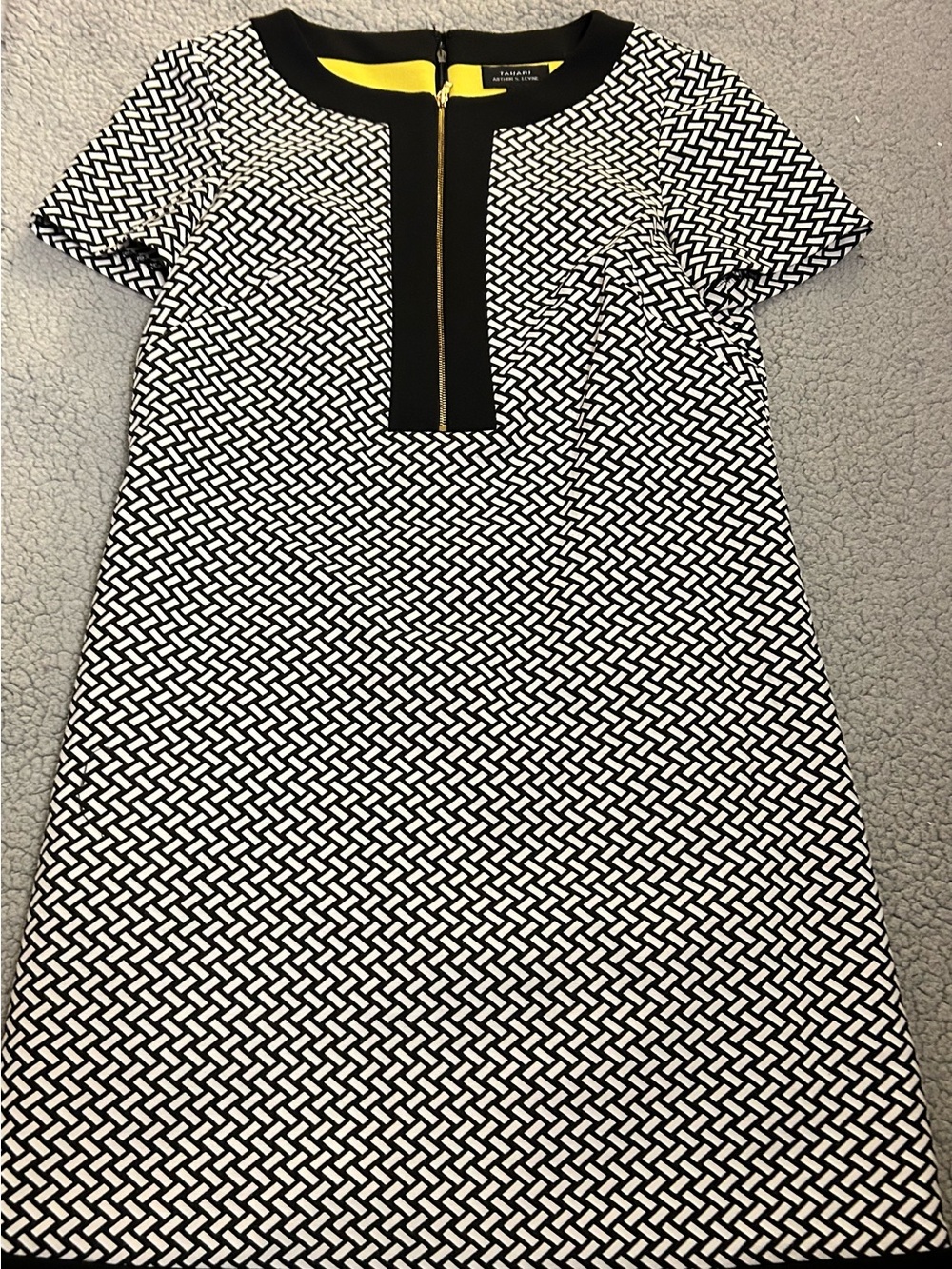 Tahari ASL Levine Sheath Size 4 Black & White Geometric Block Print Dress Sz 4